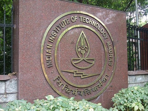 மத்திய அரசின் கொள்கைகளை விமர்சித்ததற்காக சென்னை ஐஐடியில் மாணவர் அமைப்புக்கு தடை: அரசியல் தலைவர்கள் கண்டனம்