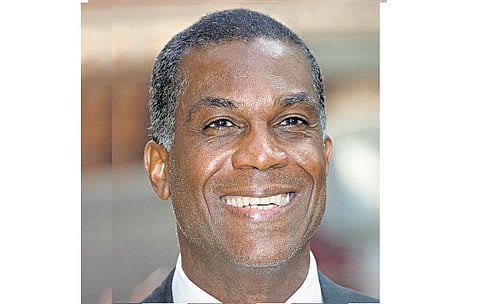 சந்தர்பால் விவகாரம்: லாயிட் முடிவுக்கு ஹோல்டிங் ஆதரவு