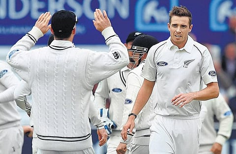 இரண்டாவது டெஸ்ட்: நியூஸிலாந்து பதிலடி, இங்கிலாந்து 350 ரன்கள்