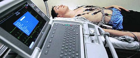 மருத்துவத்தின் விலை மிகப் பெரிய சமூகக் குற்றம்