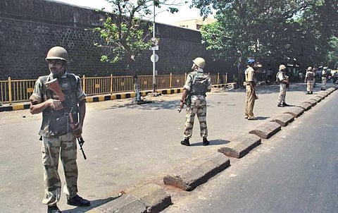 நீதிமன்ற விசாரணைக்கு வந்த தாதா: நகைக்கடைக்கு அழகிகளை தேர்வு செய்தது எப்படி?- மும்பை போலீஸார் விசாரணை