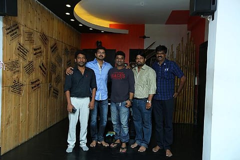 புலியிலும் பாடகர் விஜய்!