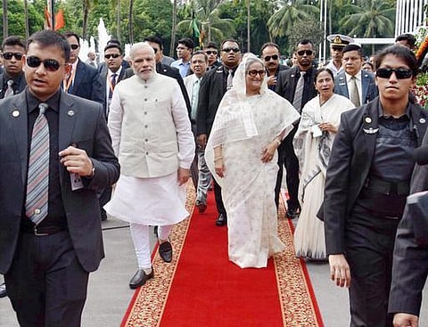 இந்தியா-வங்கதேசம் இடையே 2 பேருந்து சேவைகள் அறிமுகம் செய்தார் பிரதமர் மோடி