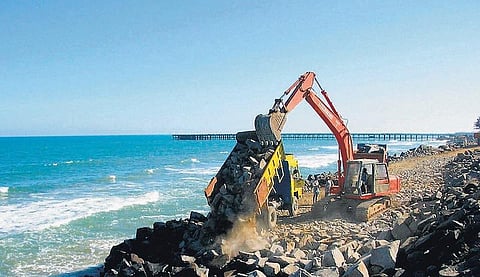 இங்கே இருந்த கடற்கரையை பார்த்தீங்களா?