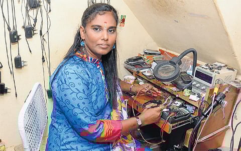 வானவில் பெண்கள்: சமைப்பது மட்டுமே பெண்களின் வேலையா?