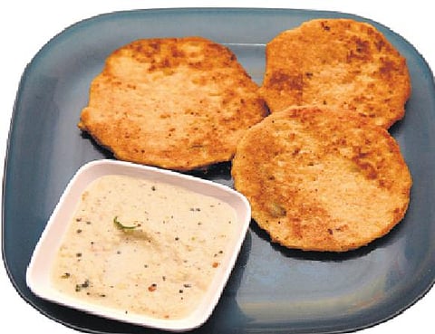 மினி அடை