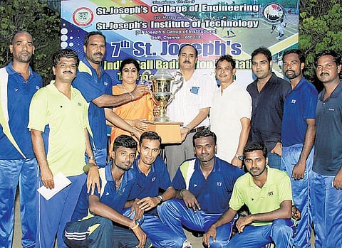 பால் பாட்மிண்டன்: ஐசிஎப் சாம்பியன்