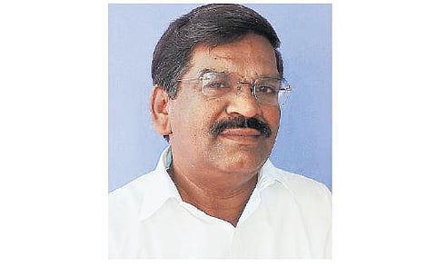 மூடப்படும் அரசுப் பள்ளிகளை மீட்டெடுக்க மாற்று வழி என்ன? - விளக்கம் தருகிறார் பேராசிரியர் கோகிலா தங்கசாமி