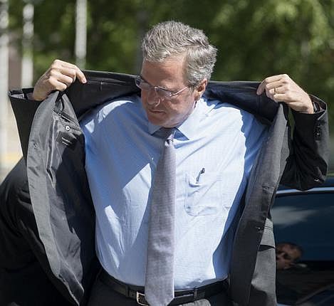 அமெரிக்க அதிபர் தேர்தலில் போட்டியிடுவதாக ஜெப் புஷ் அறிவிப்பு: முன்னாள் அதிபர் ஜார்ஜ் புஷ்ஷின் தம்பி