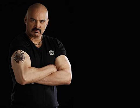 பாகுபலியில் தமிழ் நடிகர்களுக்கு வாய்ப்பு தந்தது சரியா?- நடிகர் சுரேஷின் கருத்தால் சர்ச்சை