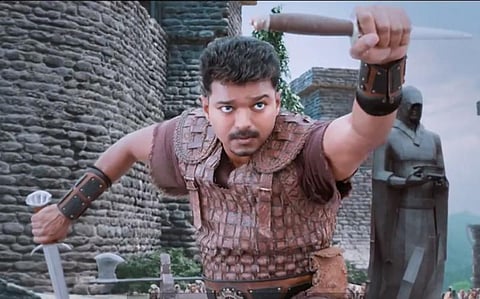 புலி டீஸர் லீக்: பயிற்சி உதவியாளரிடம் போலீஸ் விசாரணை