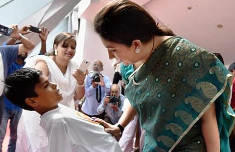 மத்திய அரசு பள்ளிகளில் சுமையற்ற கட்டாய பாடமாக யோகா