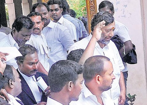 பூசாரி தற்கொலை வழக்கில் ஓபிஎஸ் சகோதரர் நீதிமன்றத்தில் சரண்