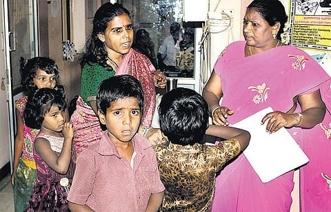 4 குழந்தைகளை கடத்தி வந்ததாக விருத்தாசலம் பெண்ணிடம் விசாரணை