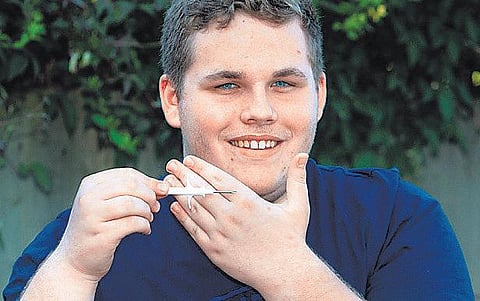 உடம்பில் சிப் பொருத்திய முதல் மாணவன்