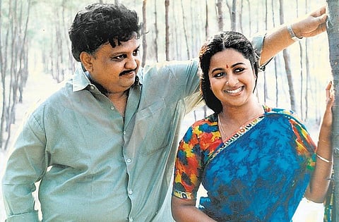 சூழல் ஒன்று பார்வை இரண்டு: காதலே வாழ்வு, காதலே தாழ்வு