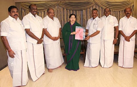 சென்னை ஆர்.கே.நகர் தொகுதி எம்எல்ஏவாக ஜெயலலிதா பதவியேற்றார்