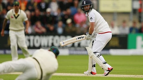 ஆஷஸ் முதல் டெஸ்ட் உணவு இடைவேளை: இங்கிலாந்து 3 விக்கெட் இழப்புக்கு 88 ரன்கள்