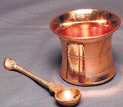 ஆன்மிக வினா: துளசி தீர்த்தத்தின் மகிமை என்ன?