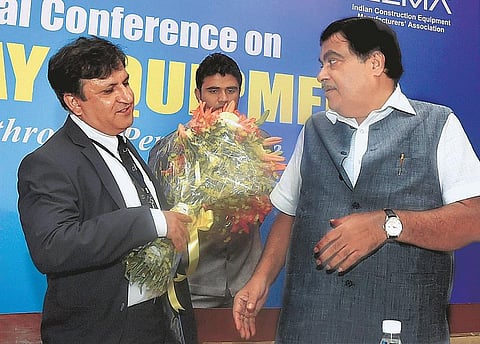 நெடுஞ்சாலை மற்றும் கப்பல் துறைகளில் 50 லட்சம் பேருக்கு வேலை வாய்ப்பை உருவாக்க மத்திய அரசு திட்டம்