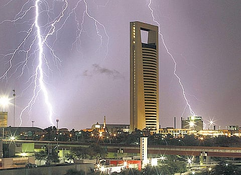 மின்னல் ஒரு கோடி