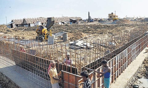 ஒரு லட்சம் டன் நெல் மூட்டைகளை சேமித்து வைக்க பிரம்மாண்டமான கிடங்கு: வேளாங்கண்ணி அருகே பணிகள் தீவிரம்