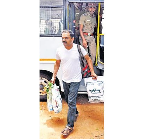 சிகிச்சை முடிந்ததால் வேலூர் சிறையில் பேரறிவாளன் அடைப்பு