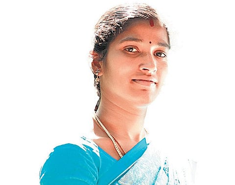 சிறுவனின் உயிரைக் காத்த பெண் விவசாயி