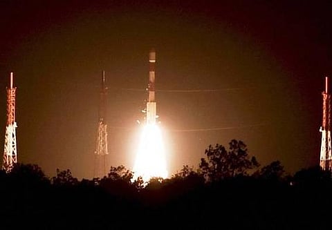 விண்ணில் பாய்ந்தது பிஎஸ்எல்வி சி-28: 5 செயற்கைகோள்களும் வெற்றிகரமாக நிலைநிறுத்தம்