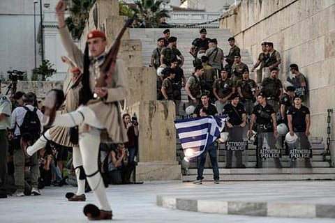 சீர்திருத்த ஒப்பந்தம்: கிரீஸ் பிரதமருக்கு கட்சிக்குள் எதிர்ப்பு