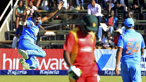 193 ரன்களுக்குச் சுருண்டது ஜிம்பாப்வே: இந்தியா 3-0 வெற்றி