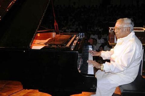 விஸ்வ* நாதம்!