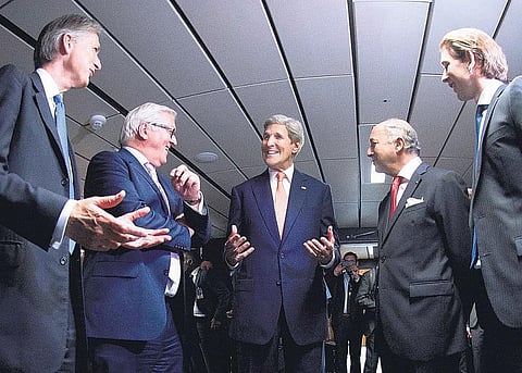 அணுகுண்டுகளை தயாரிக்க மாட்டோமென்று வல்லரசு நாடுகளுடன் ஈரான் ஒப்பந்தம்: ‘மிகப்பெரிய தவறு’ என இஸ்ரேல் கண்டனம்