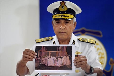 டார்னியர் விபத்துப் பகுதியில் கிடைத்தது: நீதிமன்ற அனுமதியுடன் மனித எலும்புக்கு மரபணு சோதனை - கடலோர காவல் படை ஐ.ஜி. தகவல்