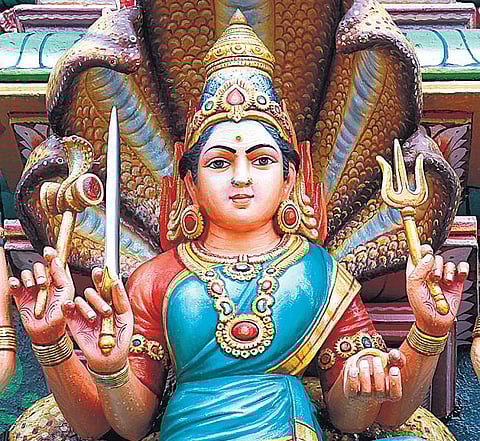 சக்தியின் அருள் பெறலாம்