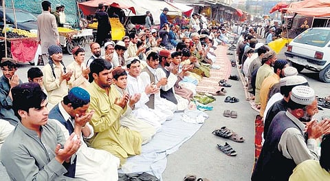 நபிகளின் வாழ்வில்: ஈகை மணக்கும்