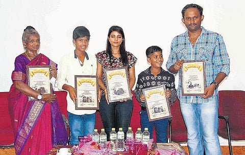 காக்கா முட்டை கதை பட்ட பாடு!