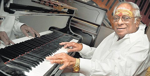 இளைஞர்களை மயக்கும் துள்ளல்