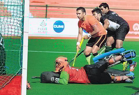 எம்.சி.சி.-முருகப்பா ஹாக்கி: ஐஓசி, நம்தாரி அணிகள் வெற்றி