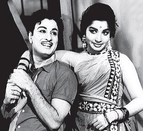 சூழல் ஒன்று பார்வை இரண்டு: எண்ணமே காட்சியாய் வந்ததோ?