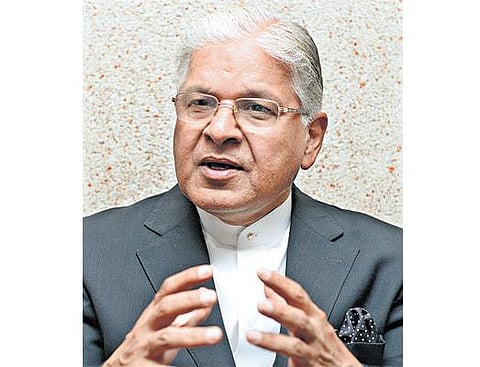 சவுகான், வசுந்தரா, சுஷ்மா பதவி விலகாவிட்டால் நாடாளுமன்றம் செயல்படாது: காங்கிரஸ் திட்டவட்டம்