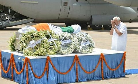 மக்களின் கனவு நாயகன் கலாமுக்கு தேசமே கண்ணீர் அஞ்சலி