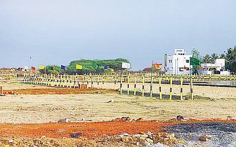 உங்கள் மனை எங்கே இருக்கிறது?