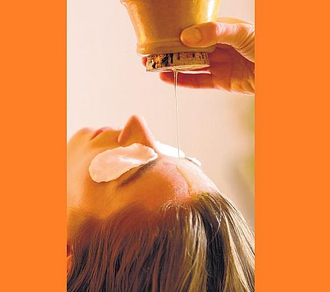 மனதையும் மூளையையும் சீராக்கும் சிரோ தாரை