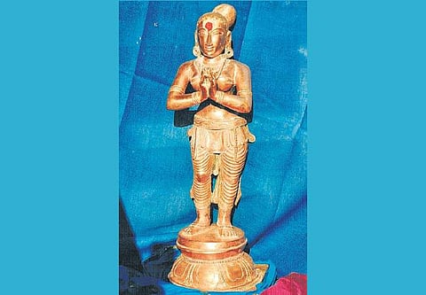 ராஜராஜ சோழனின் பாட்டி செம்பியன் மாதேவிக்கு முழு உருவச் சிலை: பொதுமக்களிடம் திரட்டிய 450 கிலோ ஐம்பொன்னில் சுவாமிமலையில் தயாராகிறது