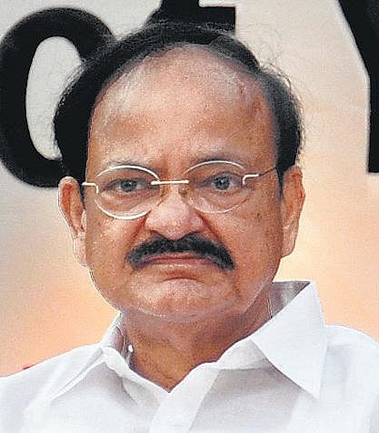 100 ஸ்மார்ட் நகரங்கள் திட்டத்துக்கு ரூ.50 ஆயிரம் கோடி ஒதுக்கீடு: மத்திய அமைச்சர் வெங்கய்ய நாயுடு தகவல்