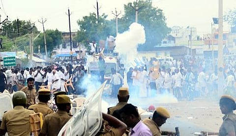 வைகோ தலைமை கலிங்கப்பட்டி மதுவிலக்குப் போராட்டத்தில் வன்முறை: போலீஸார் தடியடி