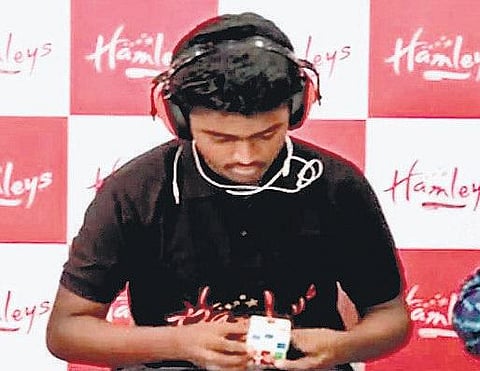 சென்னை மாணவன் கின்னஸ் சாதனை