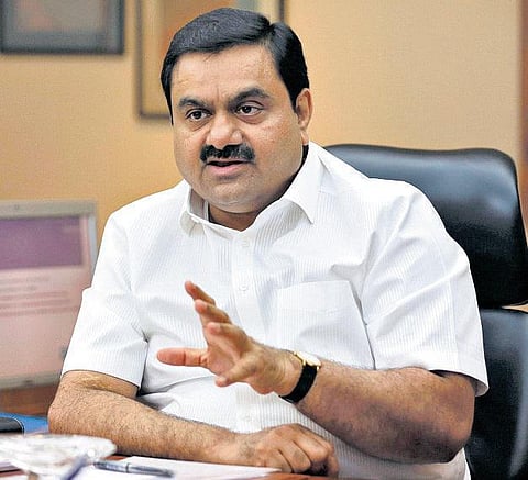 பாம்புகளால் பறிபோன சுரங்கத்திட்டம்: அதானிக்கு நேர்ந்த சோகம்