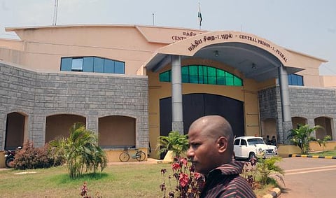 மதுவிலக்கு போராட்டத்தில் கைதான மாணவர்களிடம் புழல் சிறையில் நீதிபதி 3 மணி நேரம் விசாரணை